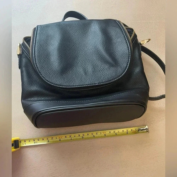Backpack Convertible Crossbody A New Day Black Small Purse Adjustable Strap Zip - Picture 2 of 6